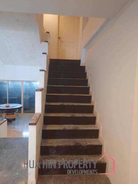 5 Bedroom 120 SQ.M Townhouse Sea View For Sale