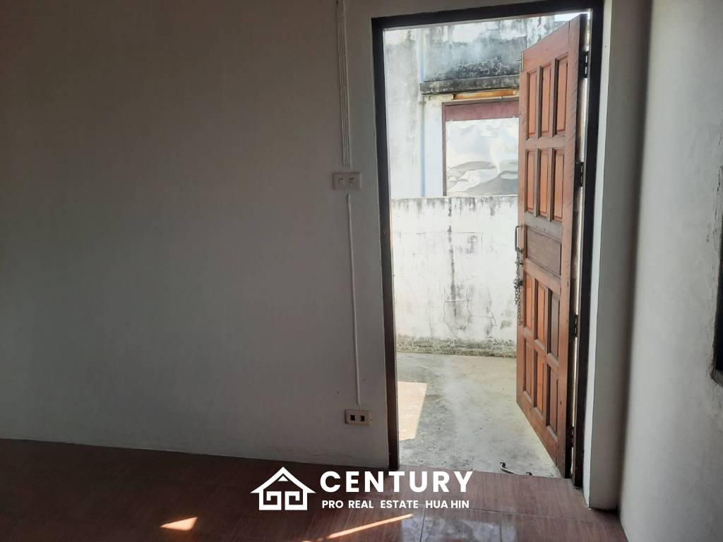 5 Bedroom 120 SQ.M Townhouse Sea View For Sale