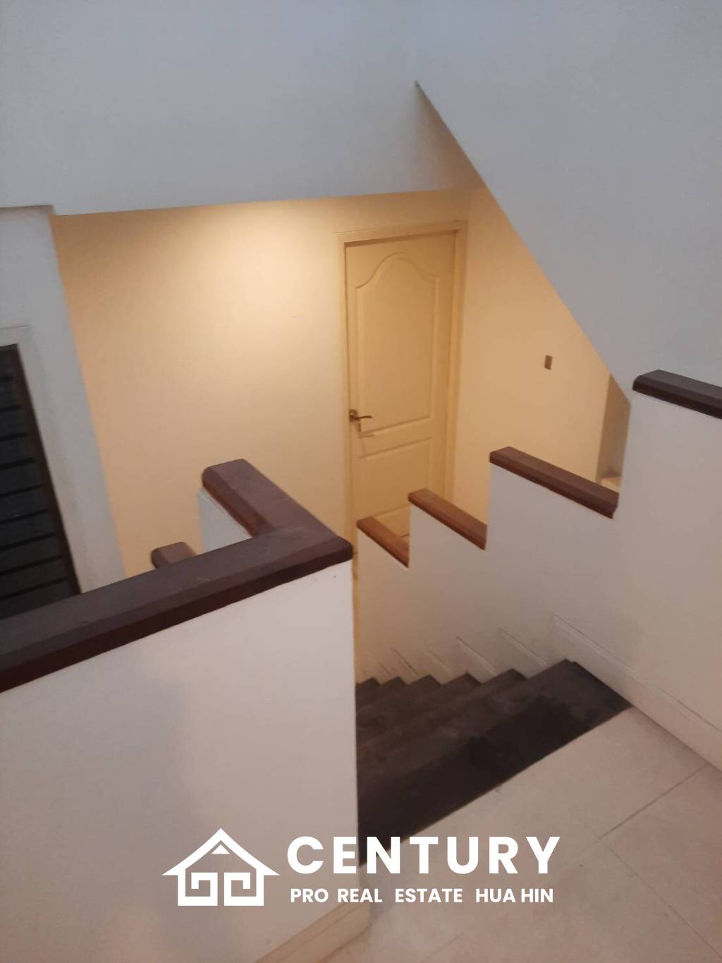 5 Bedroom 120 SQ.M Townhouse Sea View For Sale