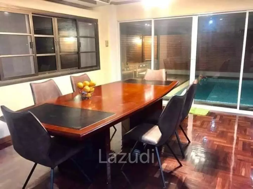 5 Bedrooms 5 Bathrooms 516 Sqm. Villa in Pattaya.