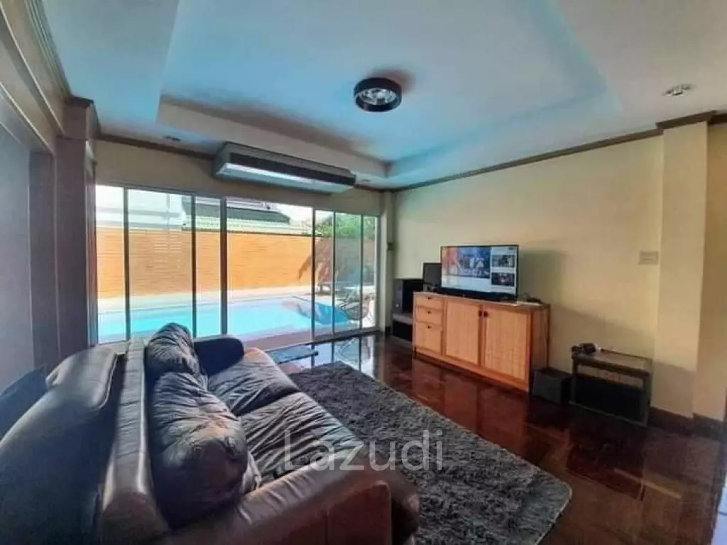 5 Bedrooms 5 Bathrooms 516 Sqm. Villa in Pattaya.
