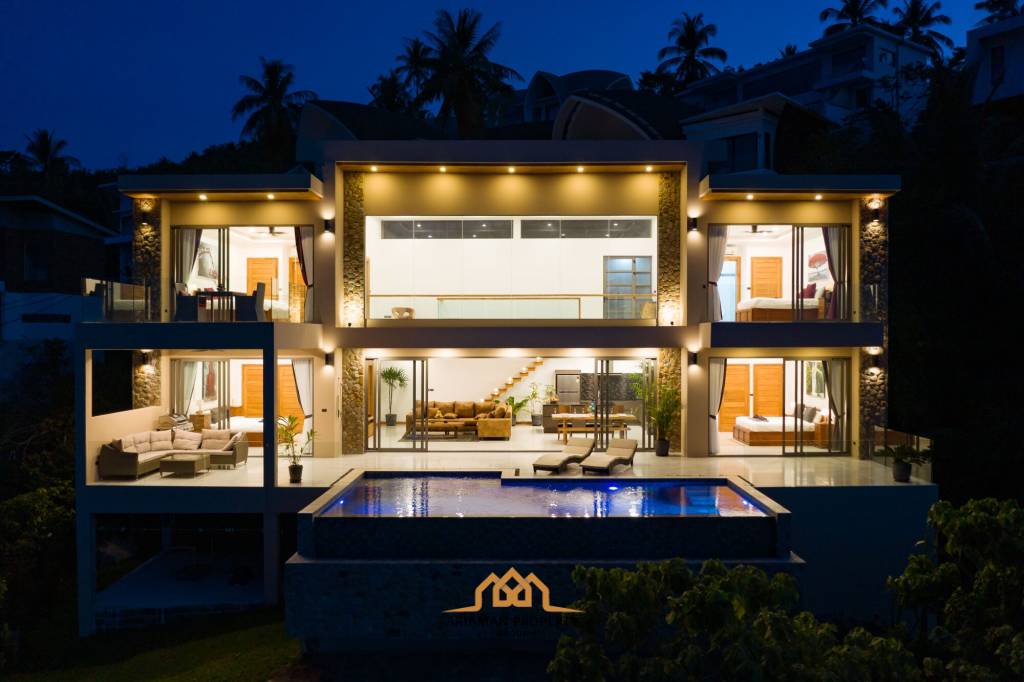 Contemporary 4-Bed Villa with Incredible Views
