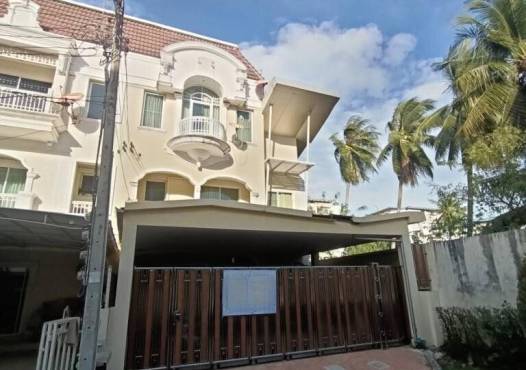200 Sqm Townhouse