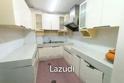 3 Bedroom 200 SQ.M Townhouse Metro Park Sathorn