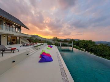 One-of-a-Kind 6-Bed Villa in Bophut Hills