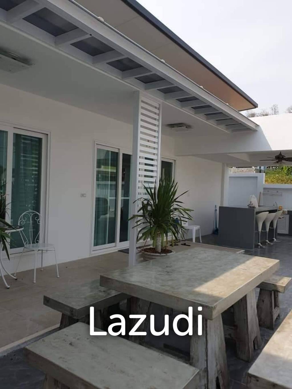 3 Bed 2 Bath Villa For Rent