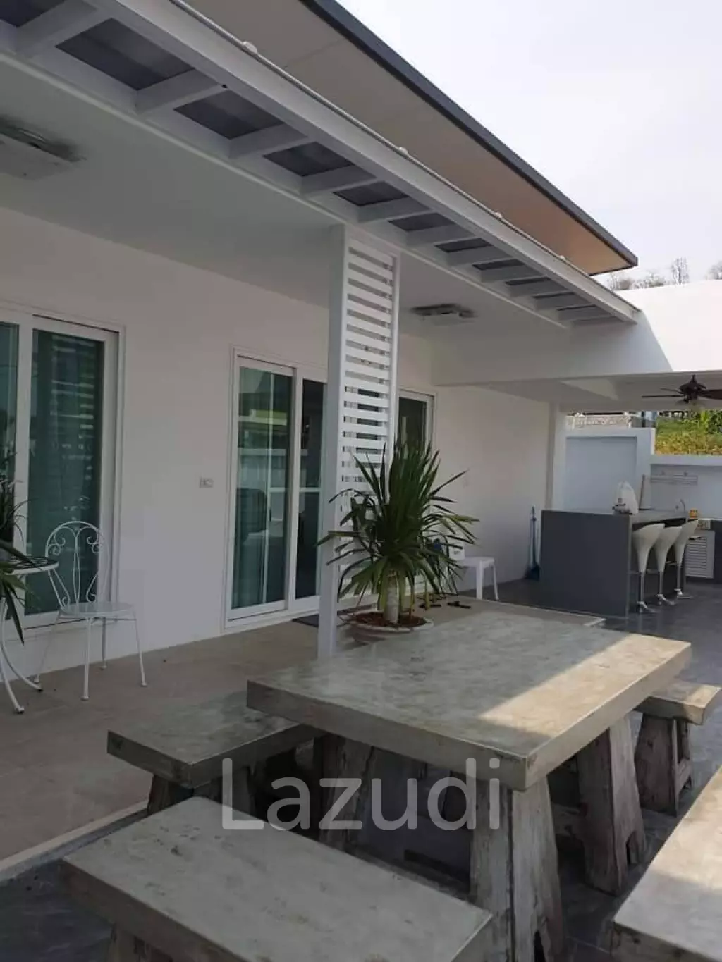 3 Bed 2 Bath Villa For Rent