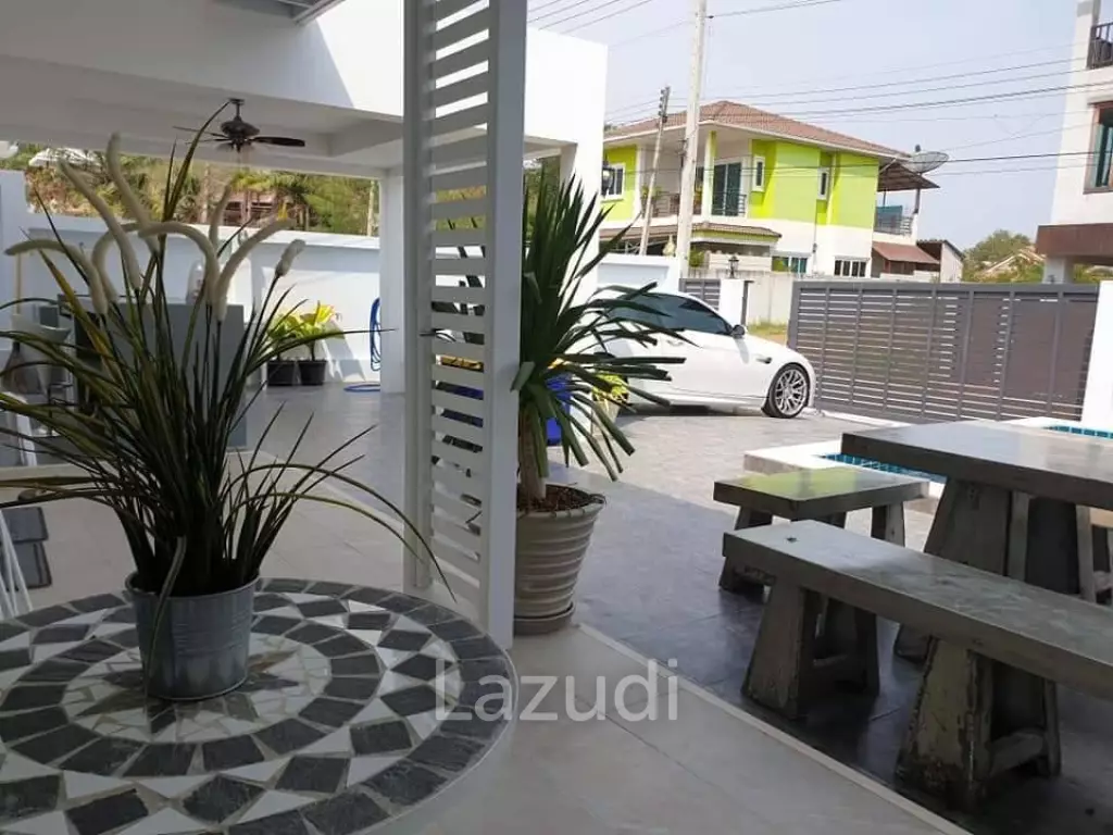 3 Bed 2 Bath Villa For Rent