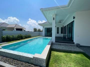 AILEEN VILLAGE HUA HIN : 3 bed show house