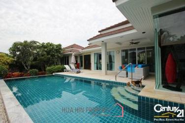 RED MOUNTAIN LUXURY : 4 Bed Luxury Pool Villa