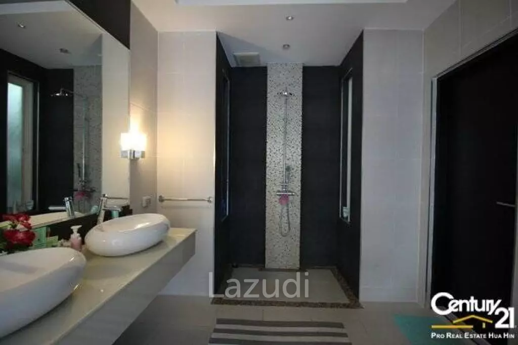 RED MOUNTAIN LUXURY : 4 Bed Luxury Pool Villa