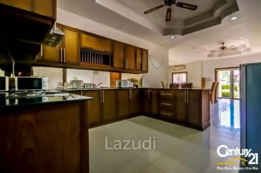 ORCHID PALM HOMES 2 : 3 Bed Pool Villa Near Town Centre