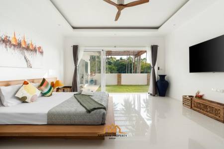 Sunset View Beachfront Villa in Lipa Noi