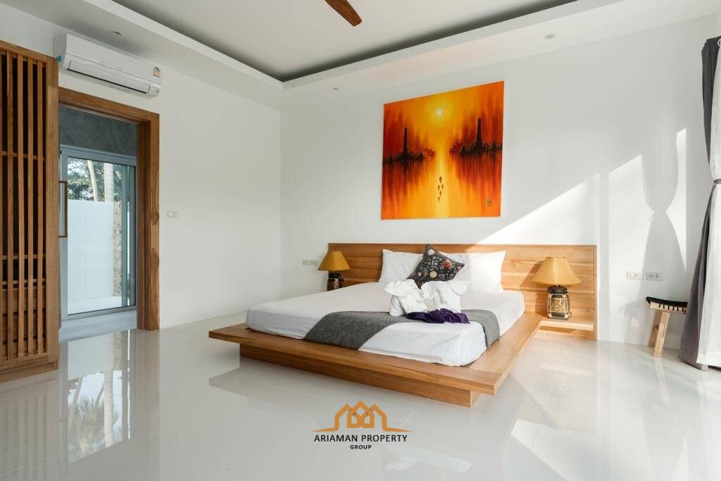 Sunset View Beachfront Villa in Lipa Noi