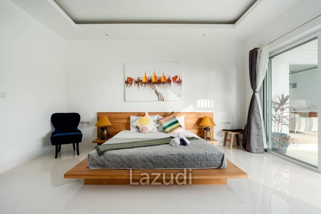 Sunset View Beachfront Villa in Lipa Noi