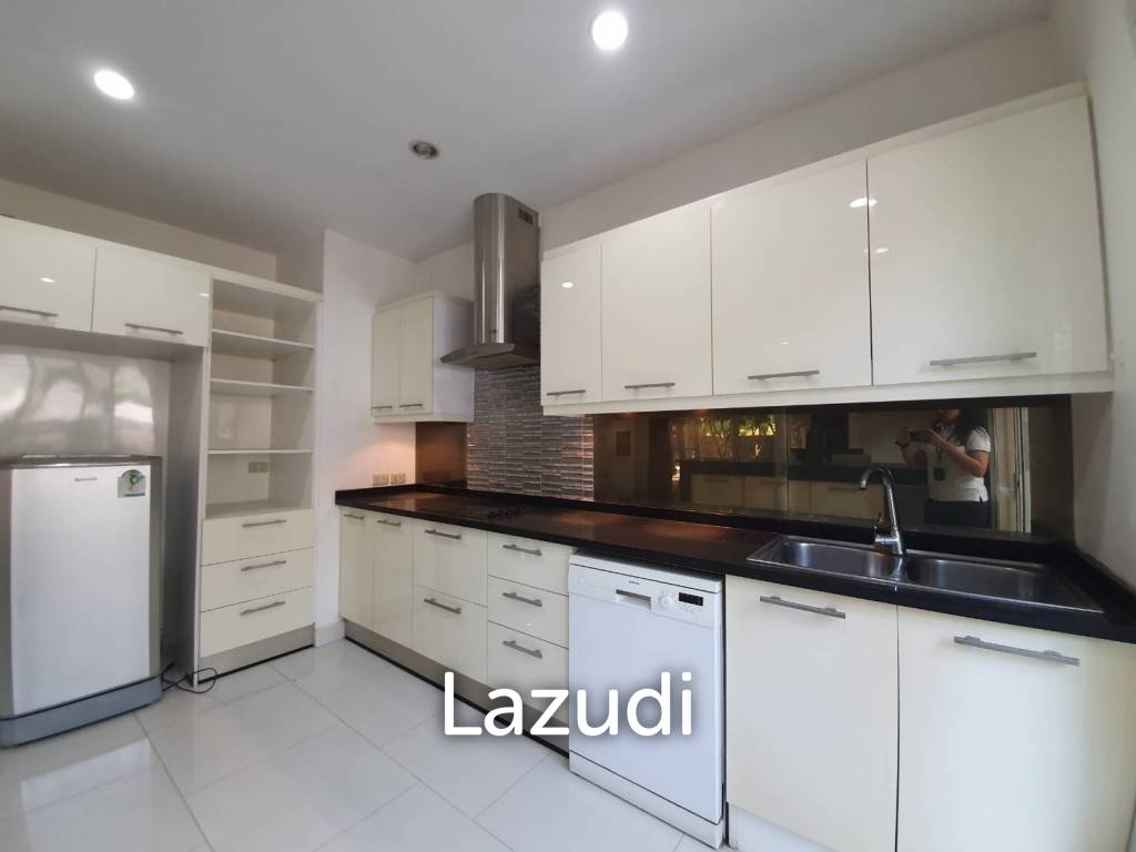 2 Bedrooms 2 Bathrooms 220 Sqm. Soi Siam Country.