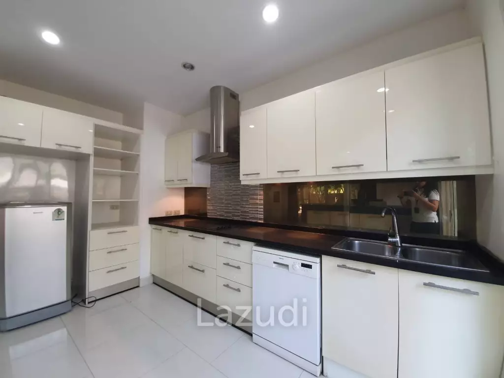 2 Bedrooms 2 Bathrooms 220 Sqm. Soi Siam Country.