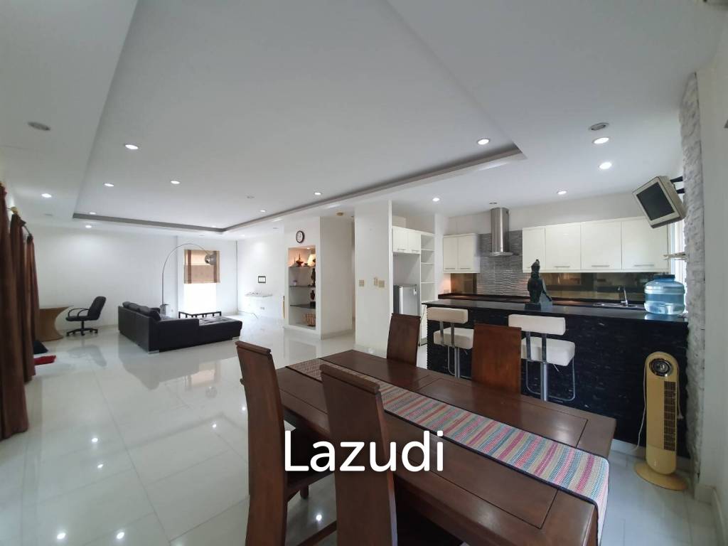 2 Bedrooms 2 Bathrooms 220 Sqm. Soi Siam Country.