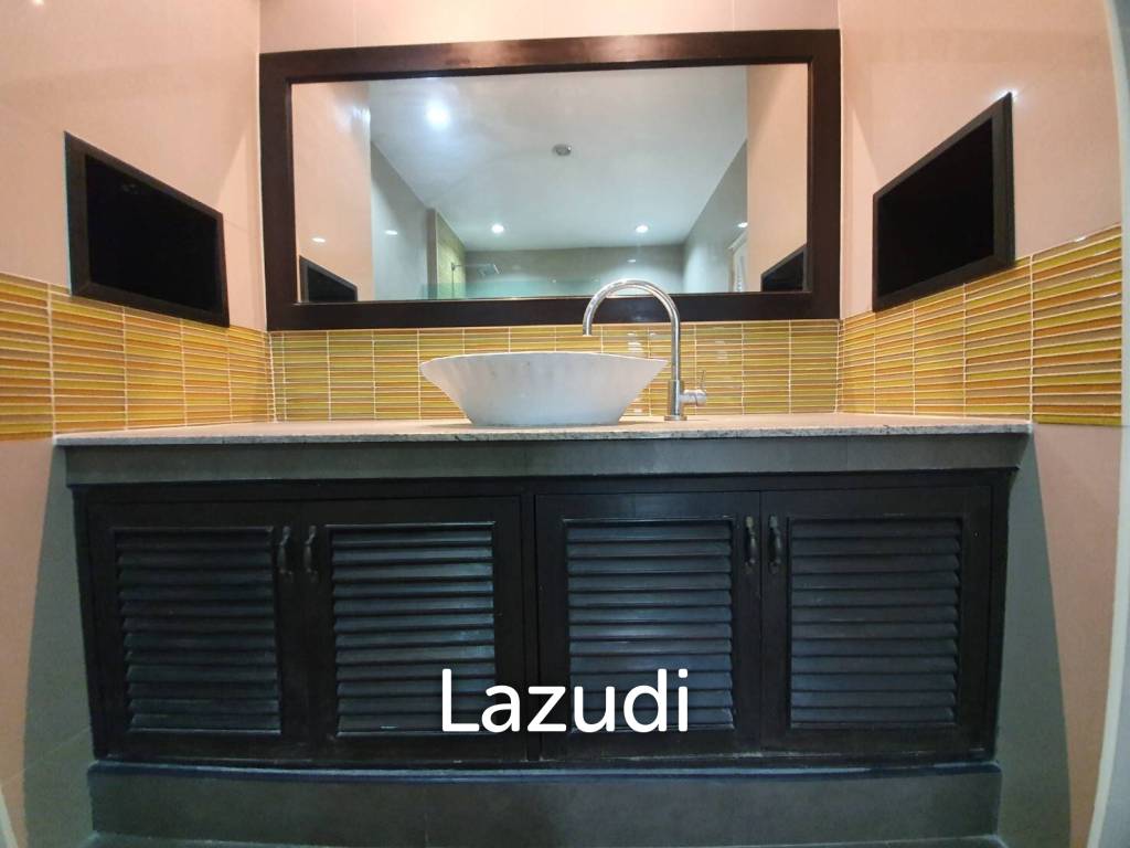 2 Bedrooms 2 Bathrooms 220 Sqm. Soi Siam Country.