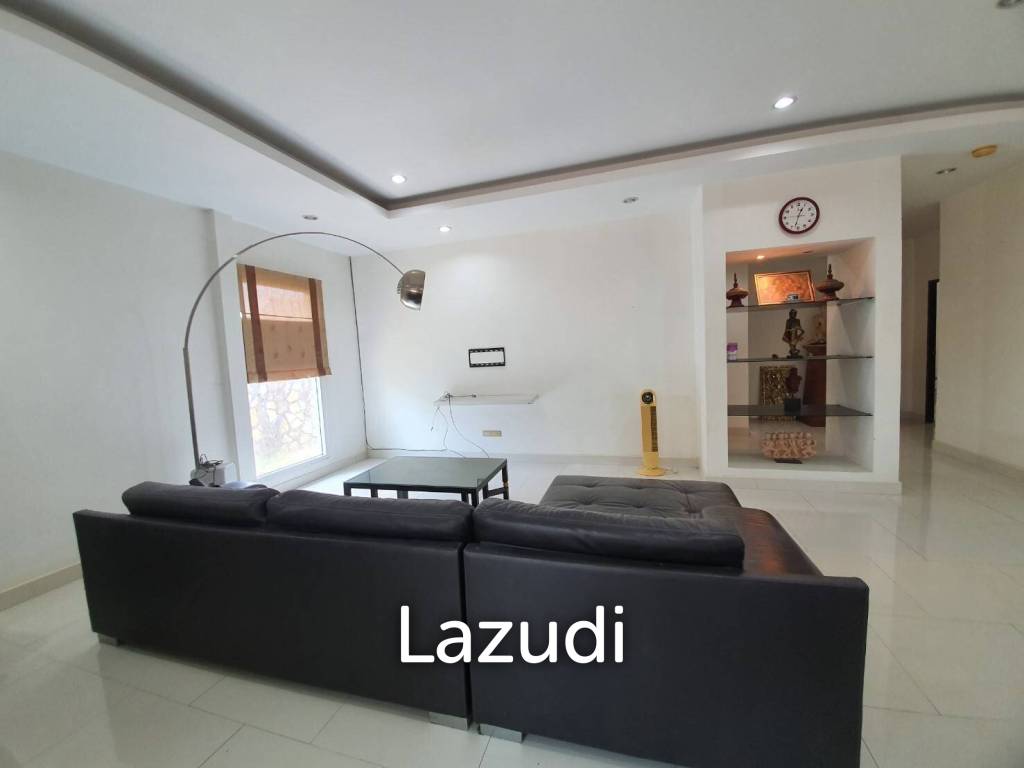2 Bedrooms 2 Bathrooms 220 Sqm. Soi Siam Country.