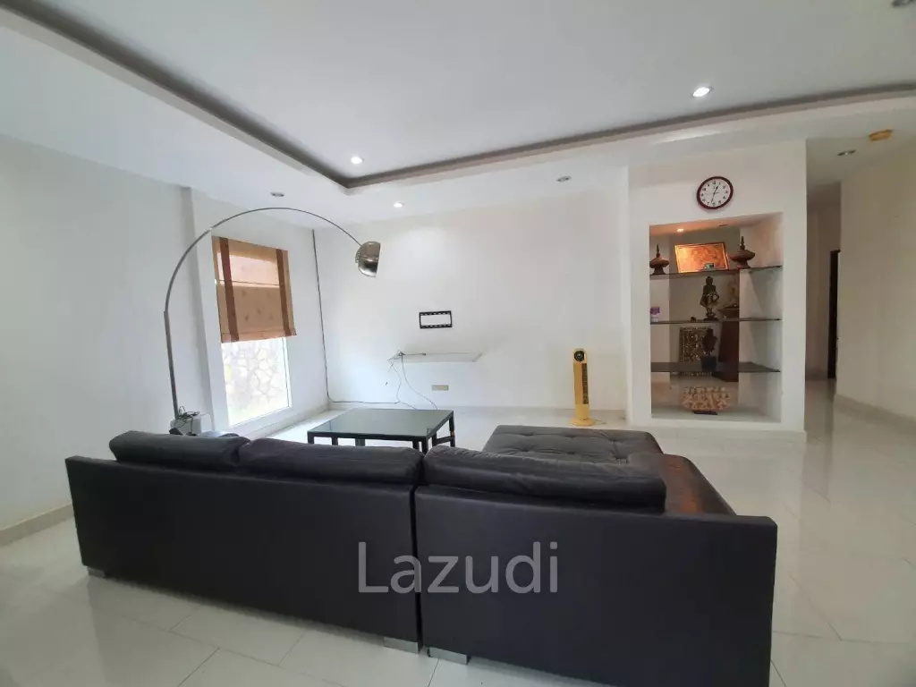 2 Bedrooms 2 Bathrooms 220 Sqm. Soi Siam Country.