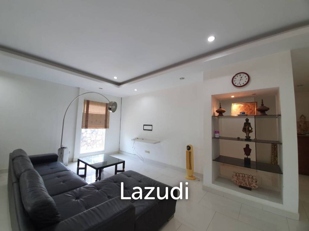 2 Bedrooms 2 Bathrooms 220 Sqm. Soi Siam Country.