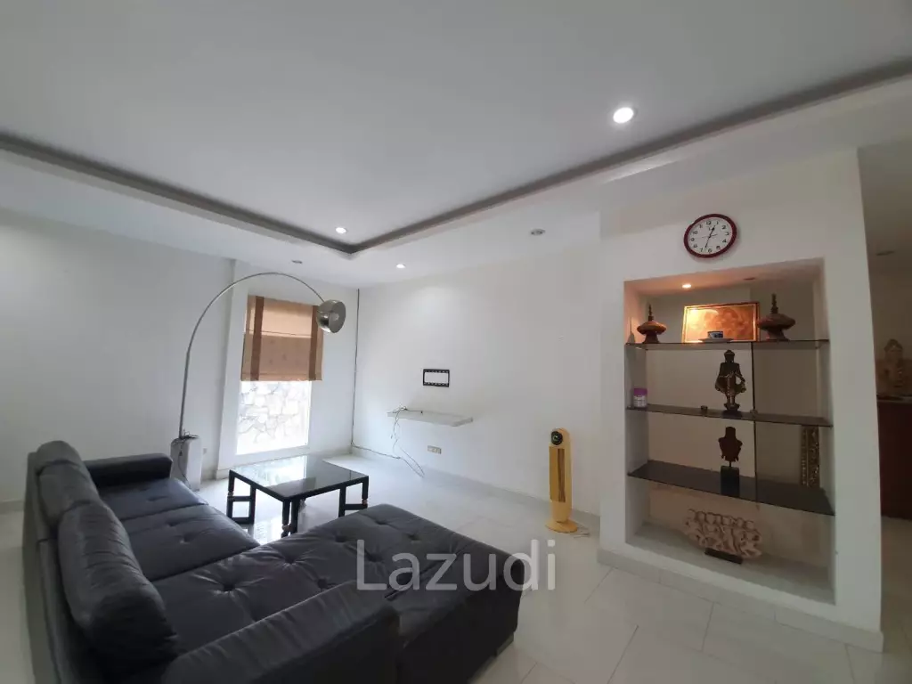 2 Bedrooms 2 Bathrooms 220 Sqm. Soi Siam Country.