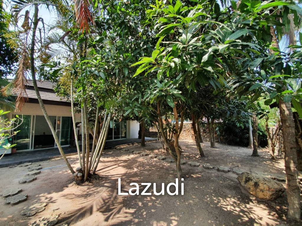 2 Bedrooms 2 Bathrooms 220 Sqm. Soi Siam Country.