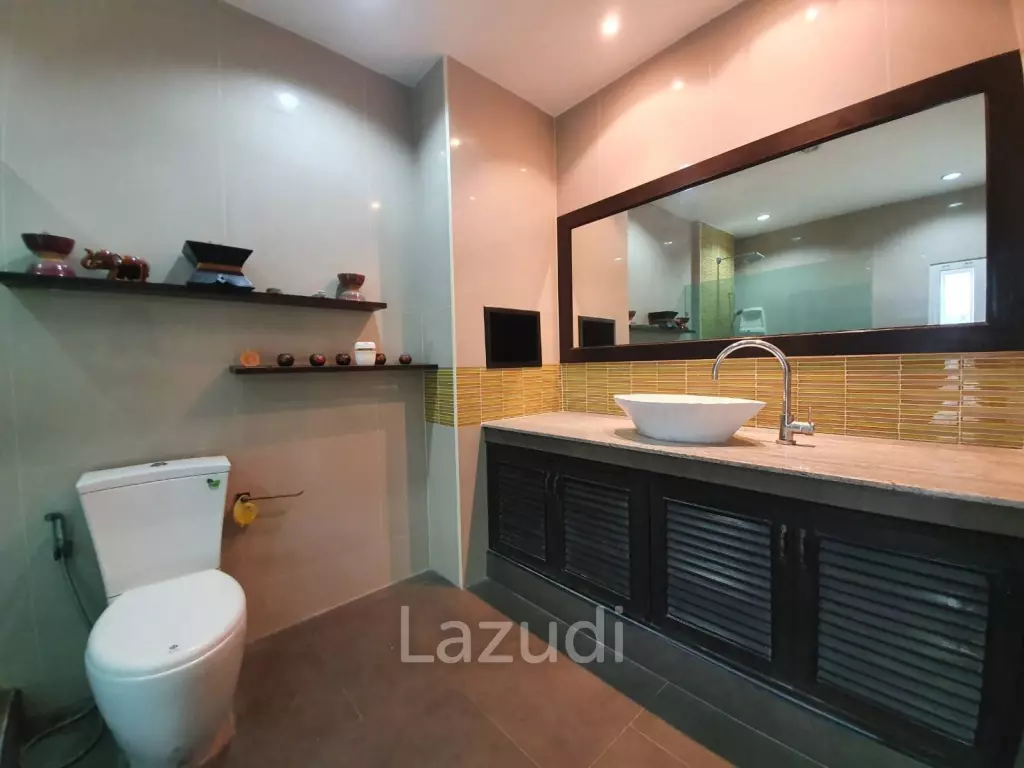2 Bedrooms 2 Bathrooms 220 Sqm. Soi Siam Country.