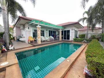 3 Bedrooms 3 Bathrooms 460 Sqm. Huai Yai Area.