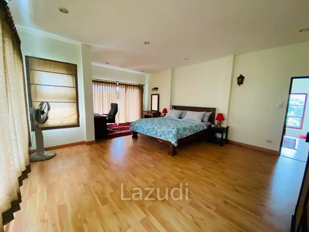 TROPICAL SEAVIEW PRANBURI  : 5 bed pool villa