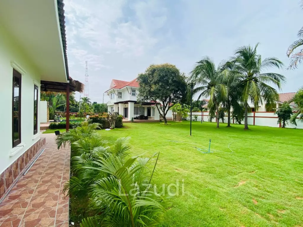 TROPICAL SEAVIEW PRANBURI  : 5 bed pool villa