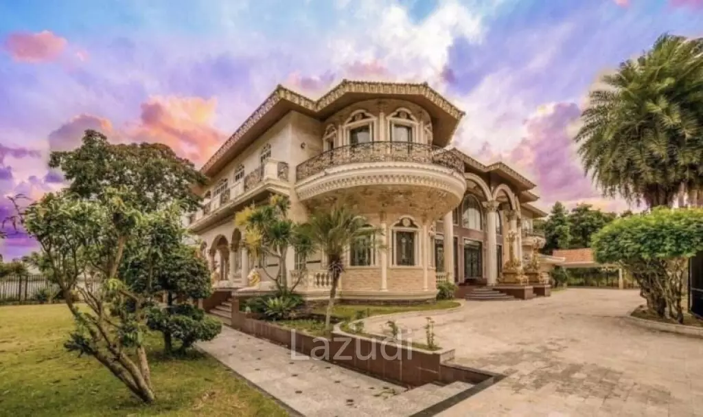 7 Bed 8 Bath 1,742 SQ.M House near Motor Way 7.