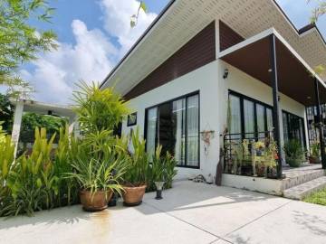Charming 2 bed House with Private Pool