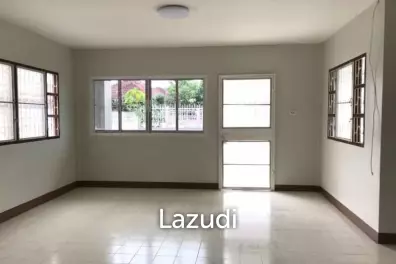 2 Bedrooms 3 Bathroom 180 Sqm. Noenplubwan.