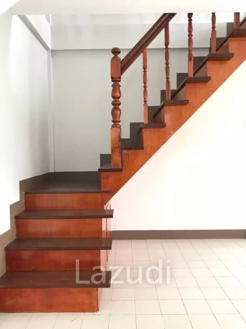 2 Bedrooms 3 Bathroom 180 Sqm. Noenplubwan.
