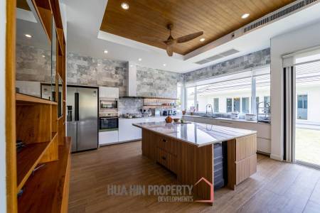 Woodlands: Luxury 7 Bedroom Pool Villa for Sale