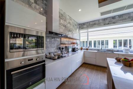 Woodlands: Luxury 7 Bedroom Pool Villa for Sale