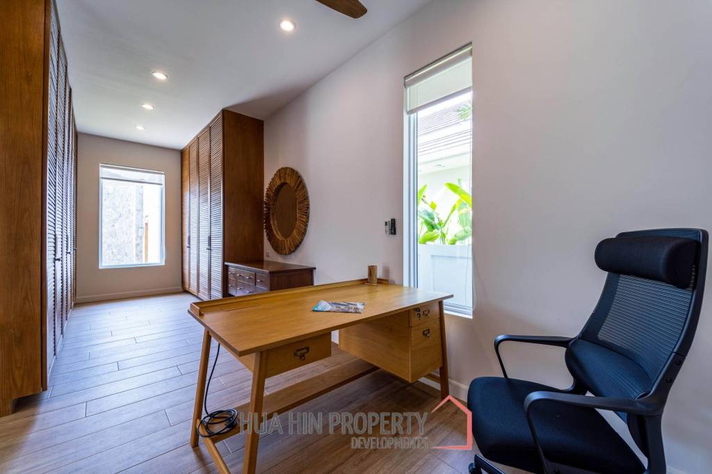 Woodlands: Luxury 7 Bedroom Pool Villa for Sale
