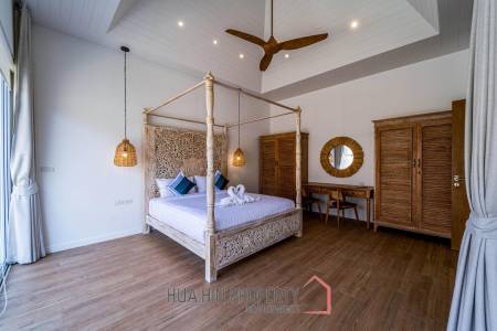 Woodlands: Luxury 7 Bedroom Pool Villa for Sale