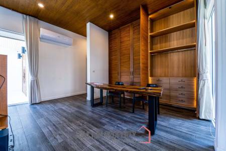 Woodlands: Luxury 7 Bedroom Pool Villa for Sale