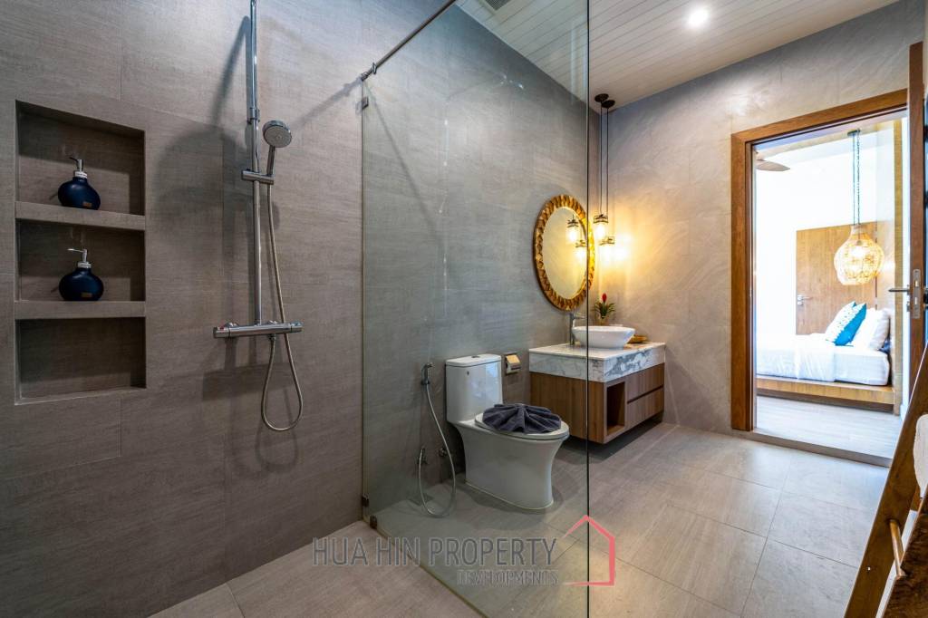 Woodlands: Luxury 7 Bedroom Pool Villa for Sale