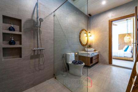 Woodlands: Luxury 7 Bedroom Pool Villa for Sale
