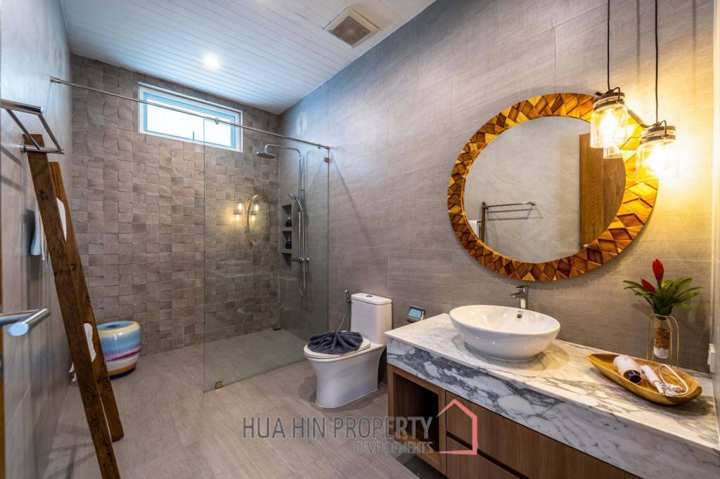 Woodlands: Luxury 7 Bedroom Pool Villa for Sale
