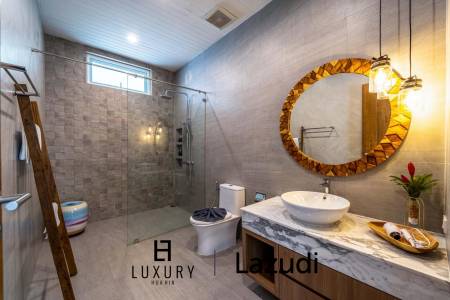 1,600 metro cuadrado 7 ` 7 Baño Villa de Venta