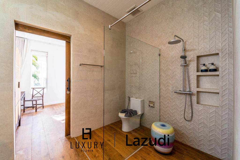 1,600 metro cuadrado 7 ` 7 Baño Villa de Venta