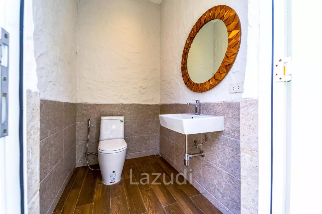 Woodlands: Luxury 7 Bedroom Pool Villa for Sale