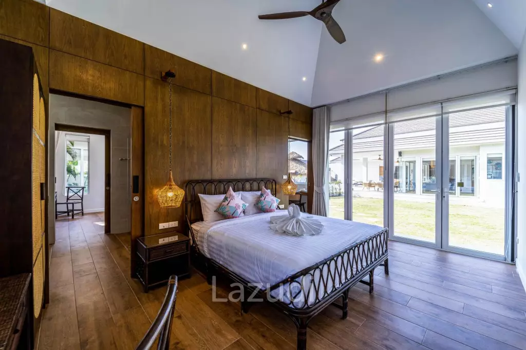 Woodlands: Luxury 7 Bedroom Pool Villa for Sale