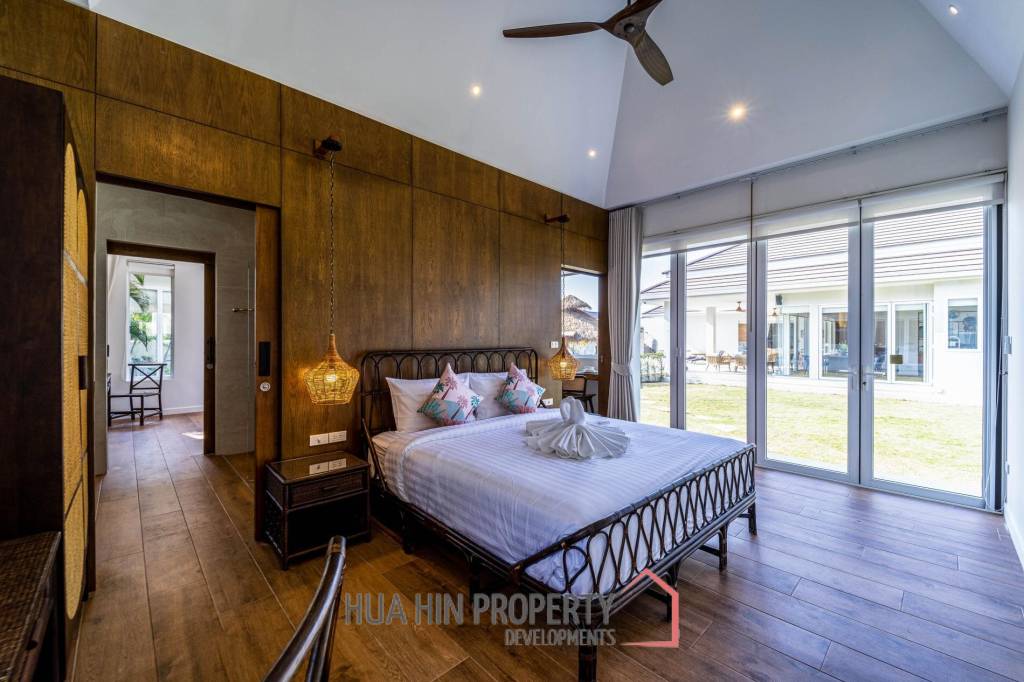 Woodlands: Luxury 7 Bedroom Pool Villa for Sale