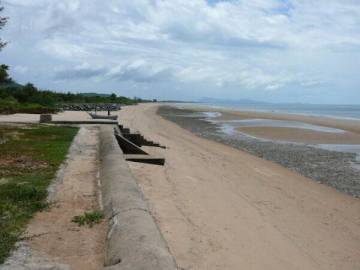 8 Rai of amazing Beachfront Land in Prachuap Khiri Khan (FINANCING POSSIBLE)